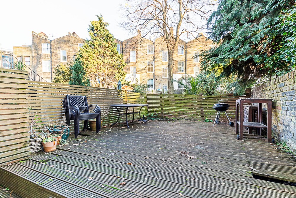 Colourful and Cosy Home in De Beauvoir Town