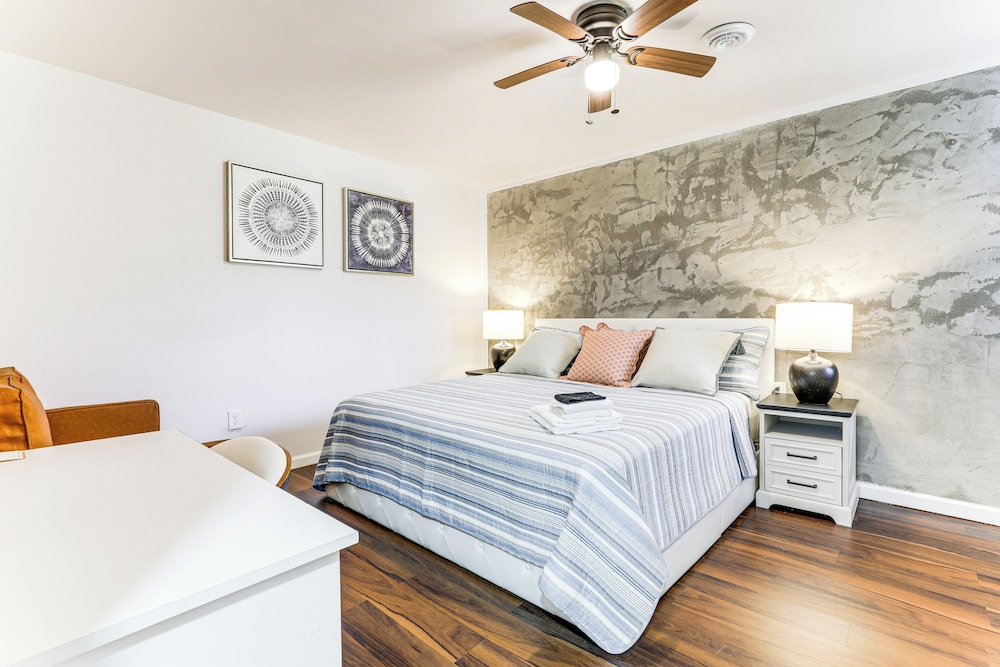11 Mi to Marietta Square: Modern Apt w/ Yard!