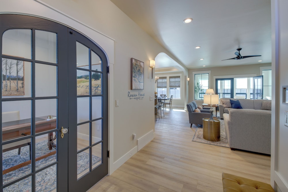 Red Lodge Home w/ Private Hot Tub & Fire Pit!