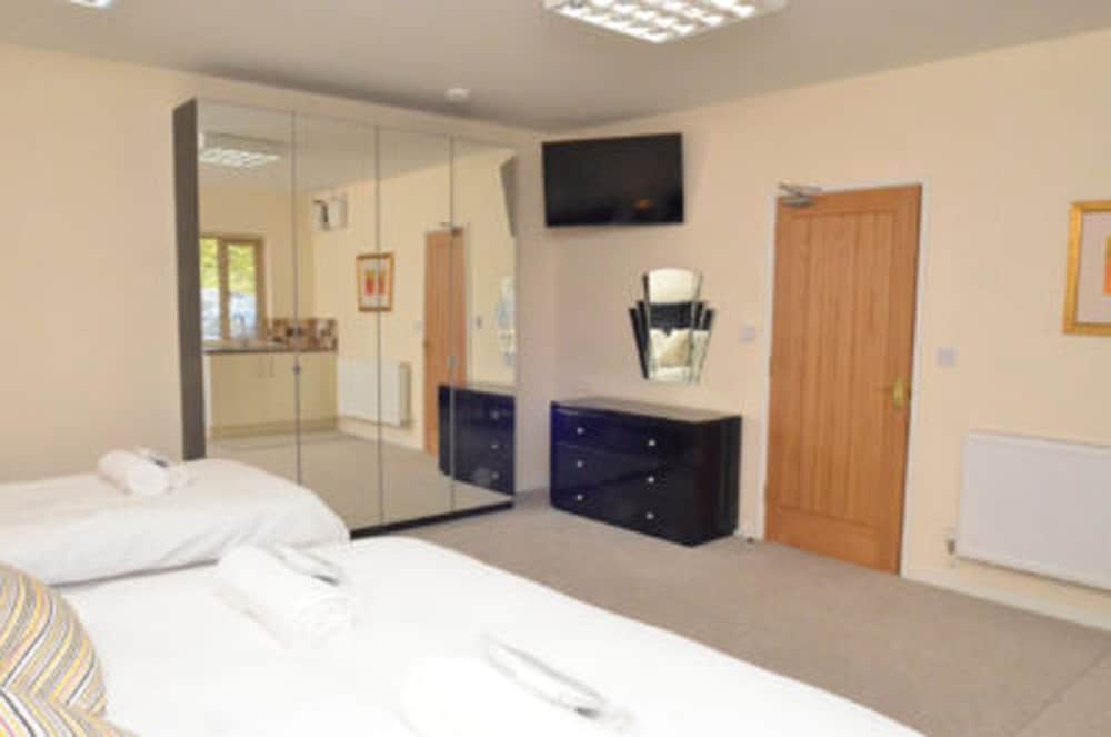 Stroud Vacations - Cotswolds Valleys Accommodation-Stony Hs - Property Image 15