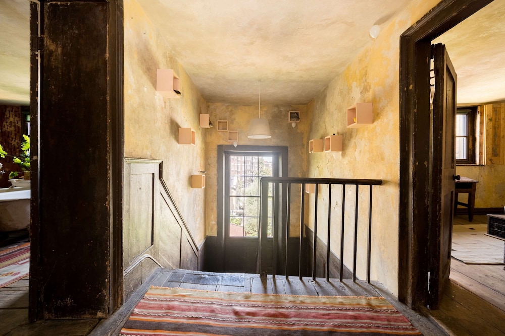 Extraordinary Grade Ii-listed Early Georgian Home