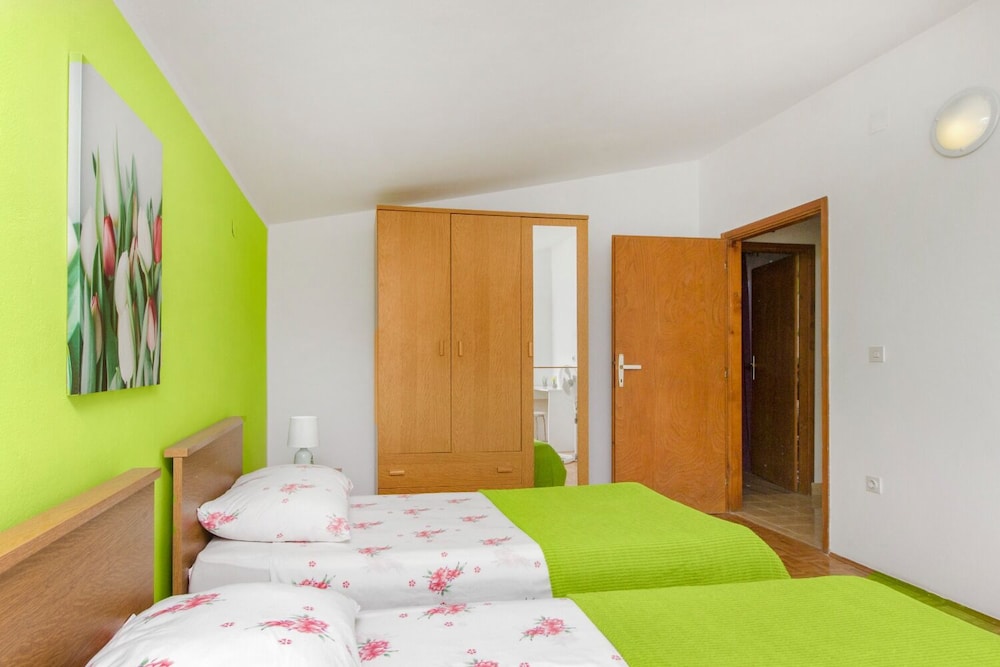 Malaga - Comfortable and Free Parking - A2 B view 2