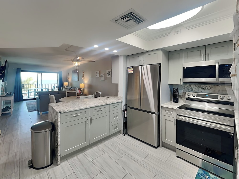 Seaside 4 by Distinctive Beach Rentals