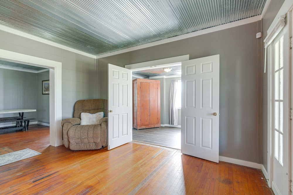 Expansive Wheatley Home ~ 65 Mi to Memphis! view 4
