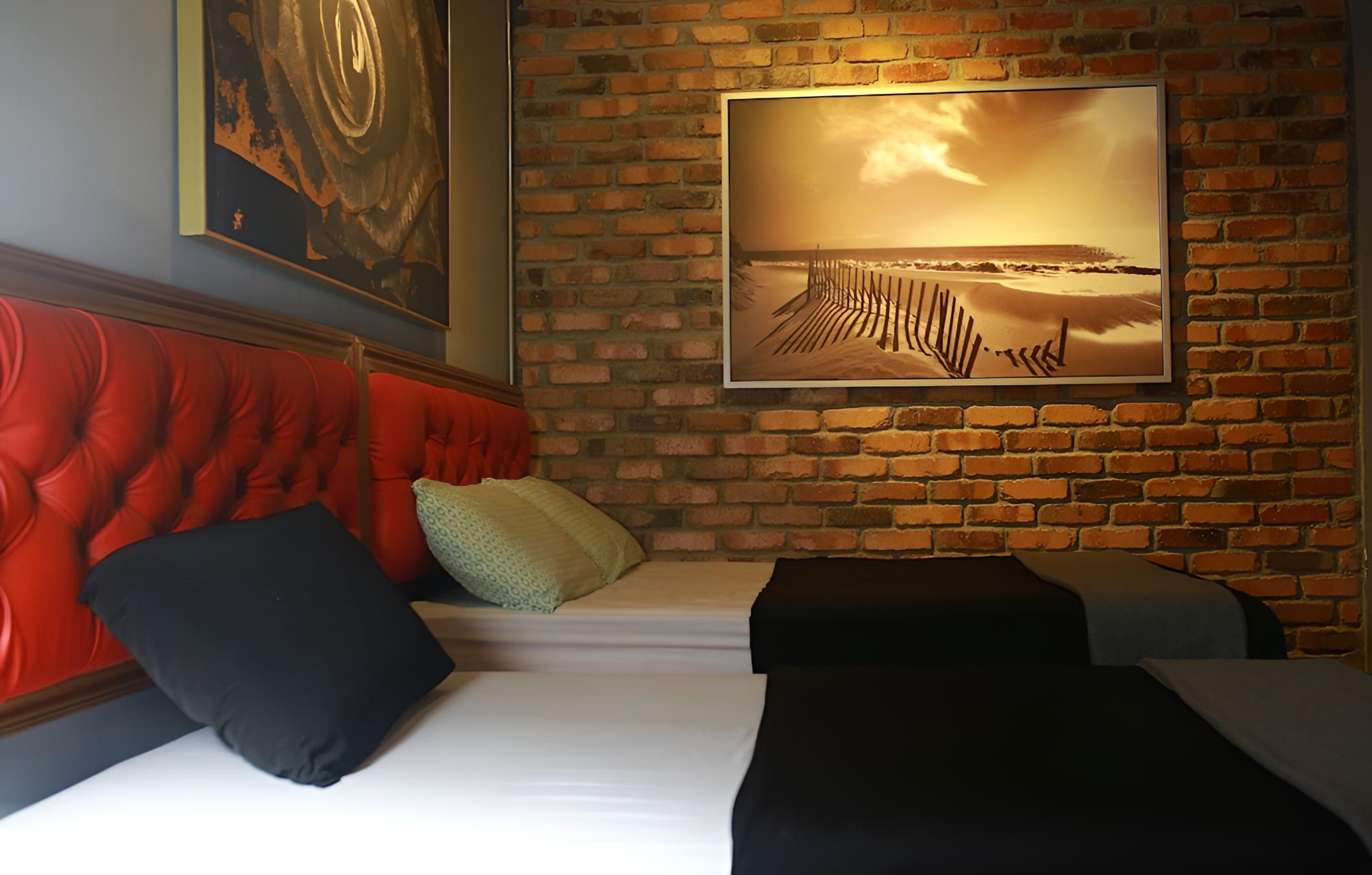 Bunker Hotel & Restaurant
