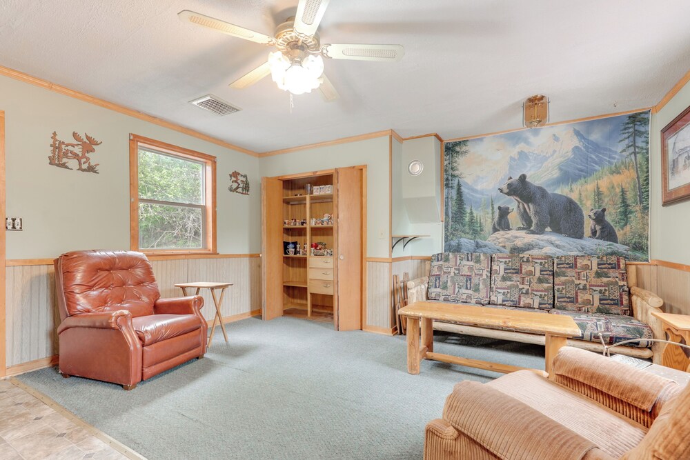 4 Mi to Gordon Lake: Cozy Retreat in Glidden!
