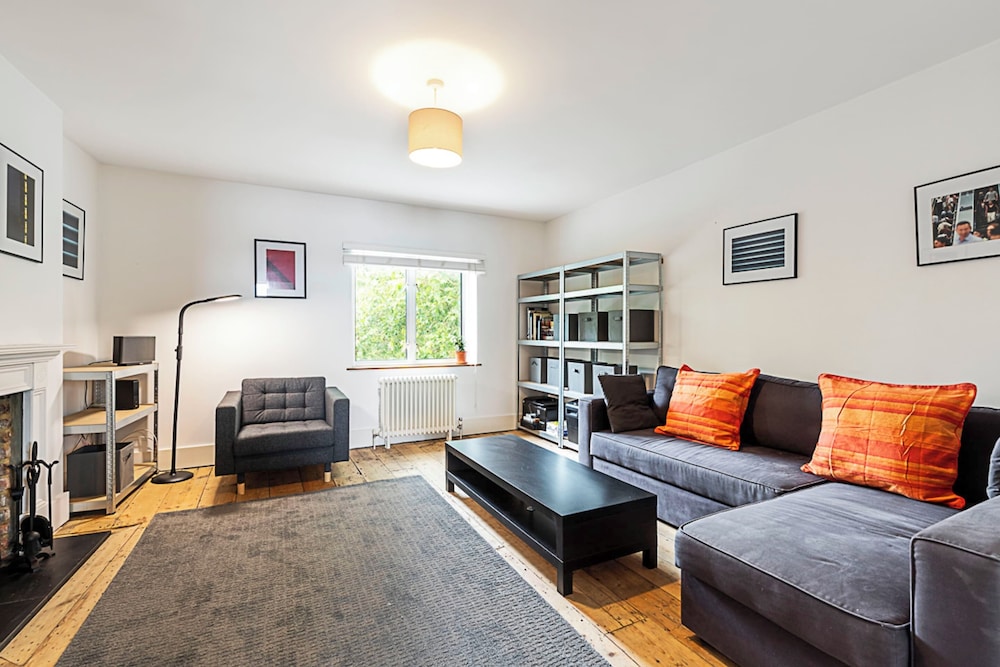 Stylish Chiswick Apartment With a Private Terrace