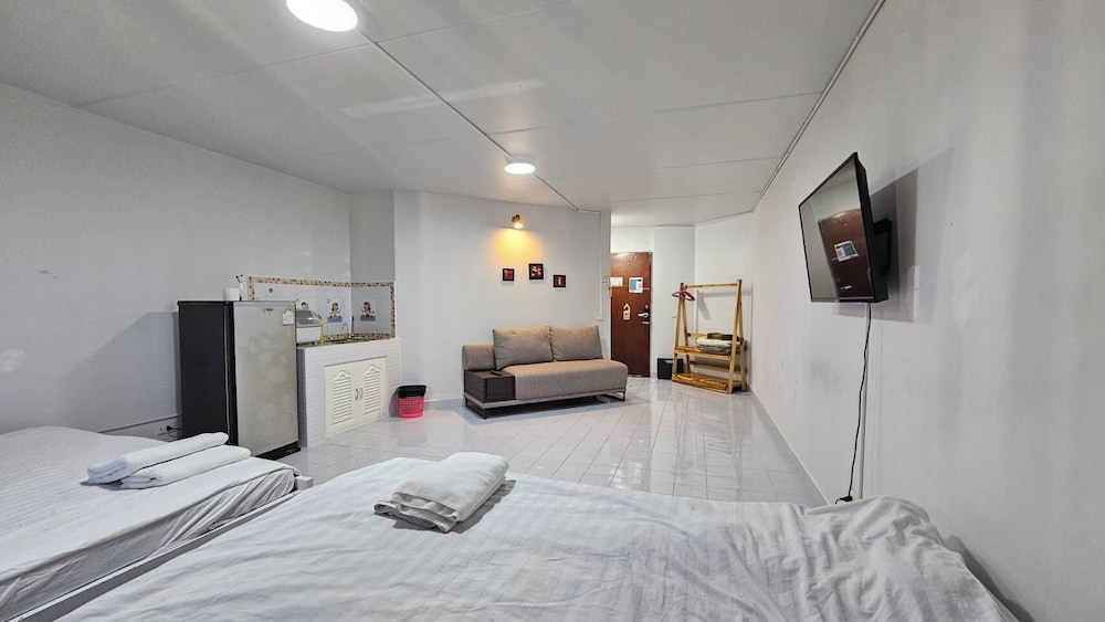 IMPACT Muang Thong Thani,daily rental room, Muang Thong Popular Condo C5
