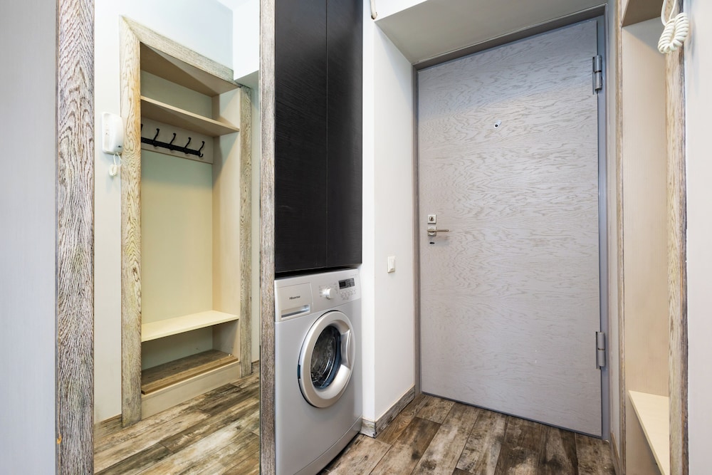 Apartment by Luxe Group SN400