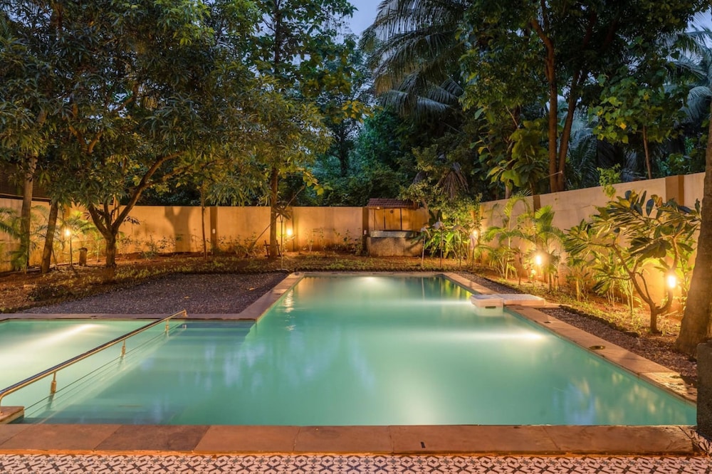 4BR w Pool in Morjim - Villa Corsa by Hireavilla