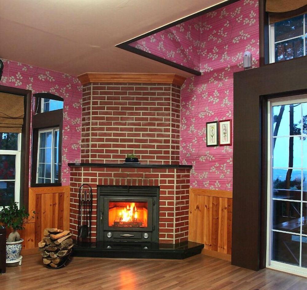 Petit Maison Pension