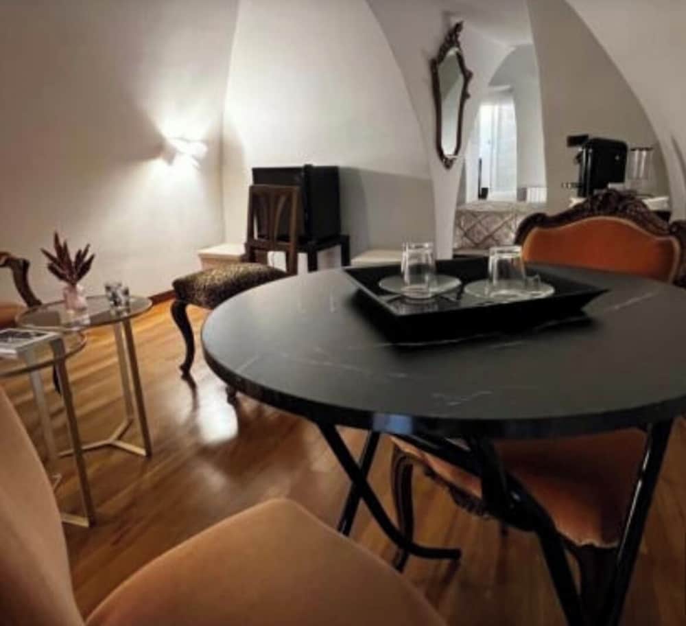 Calefati Gallery Luxury Apartment