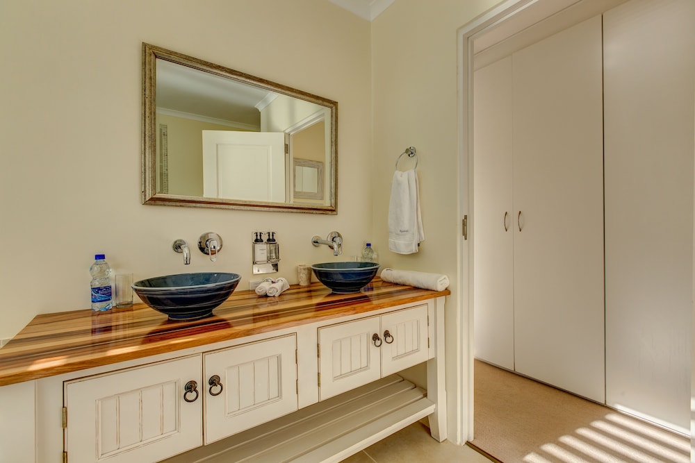 Amanzi Island Boutique Hotel