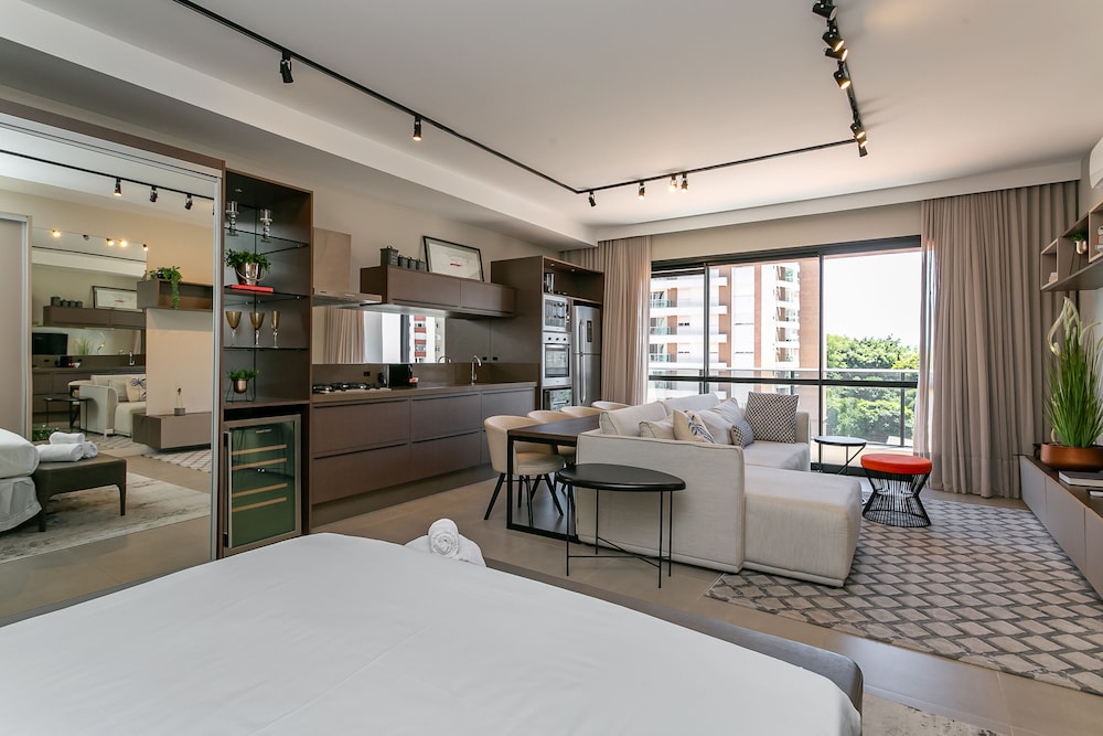 Studios Tower by Viva - Prédio com piscina e estacionamento no centro de Floripa