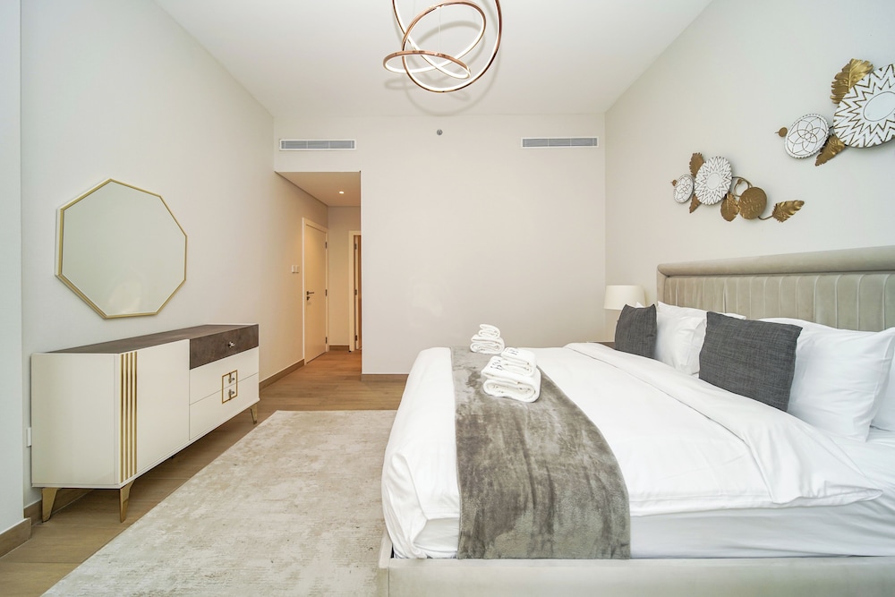 PVH - Beach Front 2BR in Le Pont 3