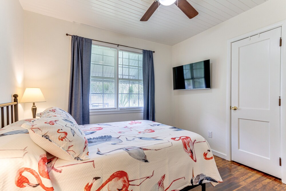 Charming Coastal Pensacola Home 1 Mi to Palafox St