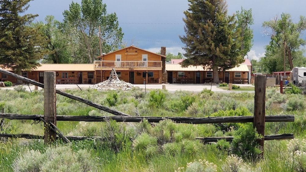 CopperLine Lodge