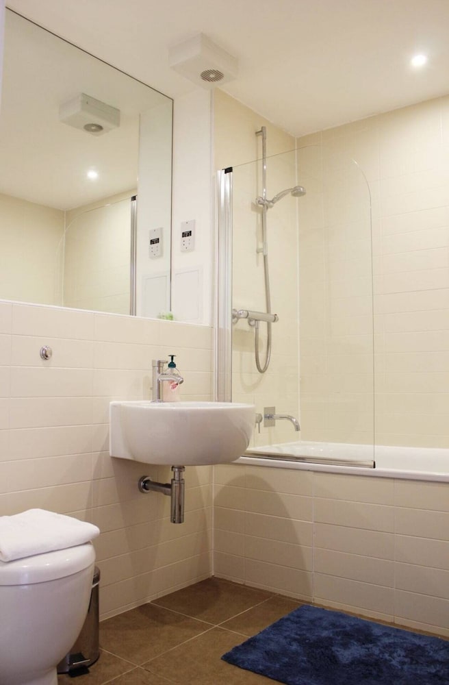 2 Bedroom Apartment With Parking