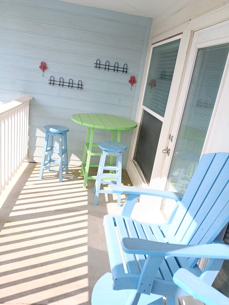 Seascape 1318 1 Bedroom Condo by RedAwning