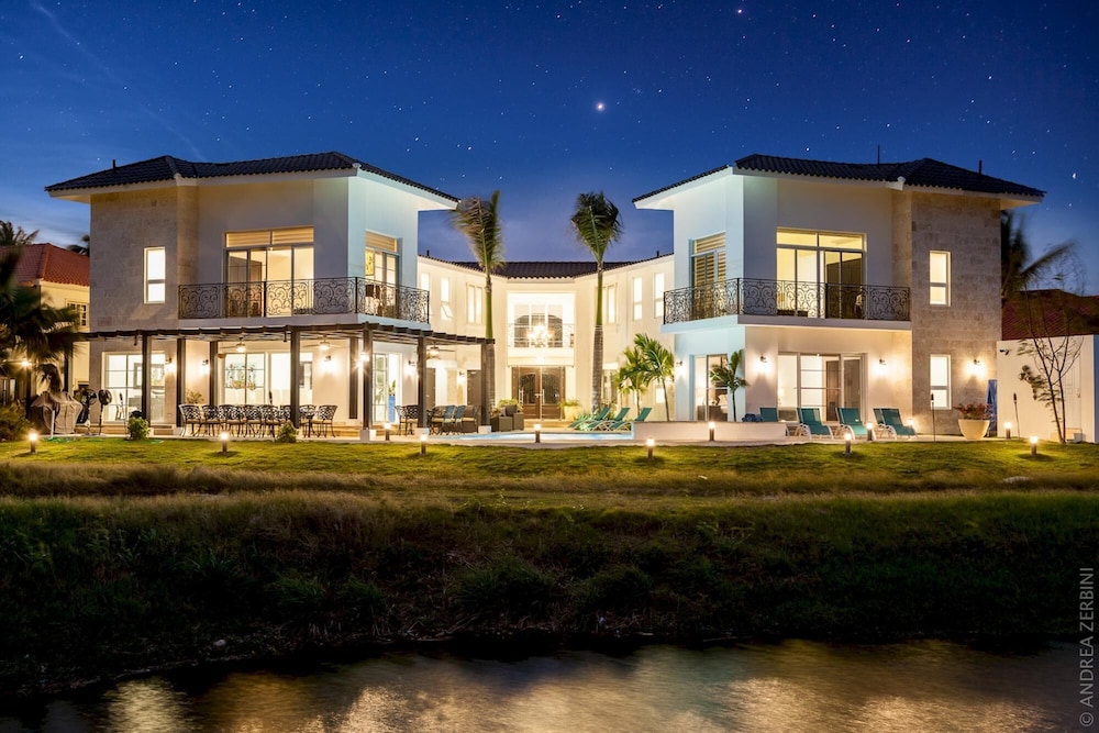 Huge Villa for Large Groups in Bavaro Cocotal - Up to 16 People With Pool Jacuzzi Chef Maid view 3