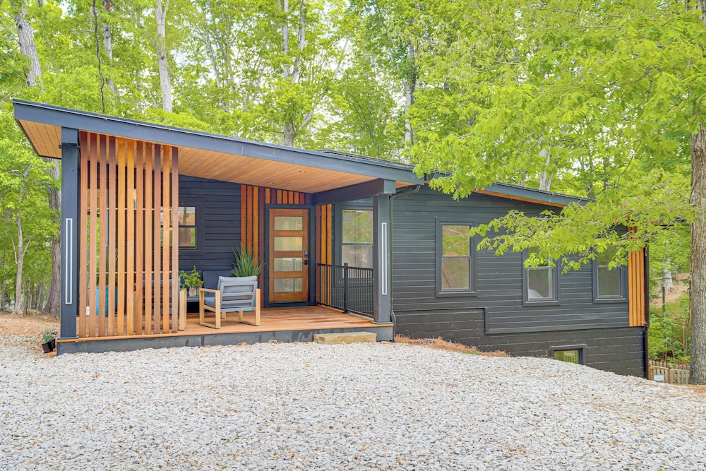 Lakefront Home w/ Private Dock in Gainesville!