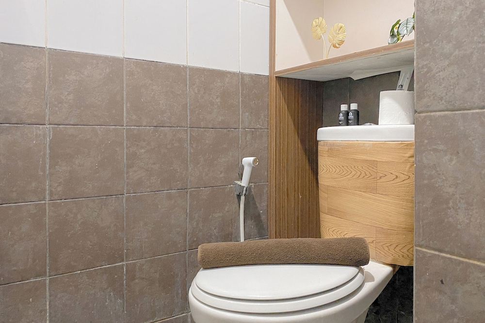Good Place And Comfortable 2Br At Green Pramuka City Apartment