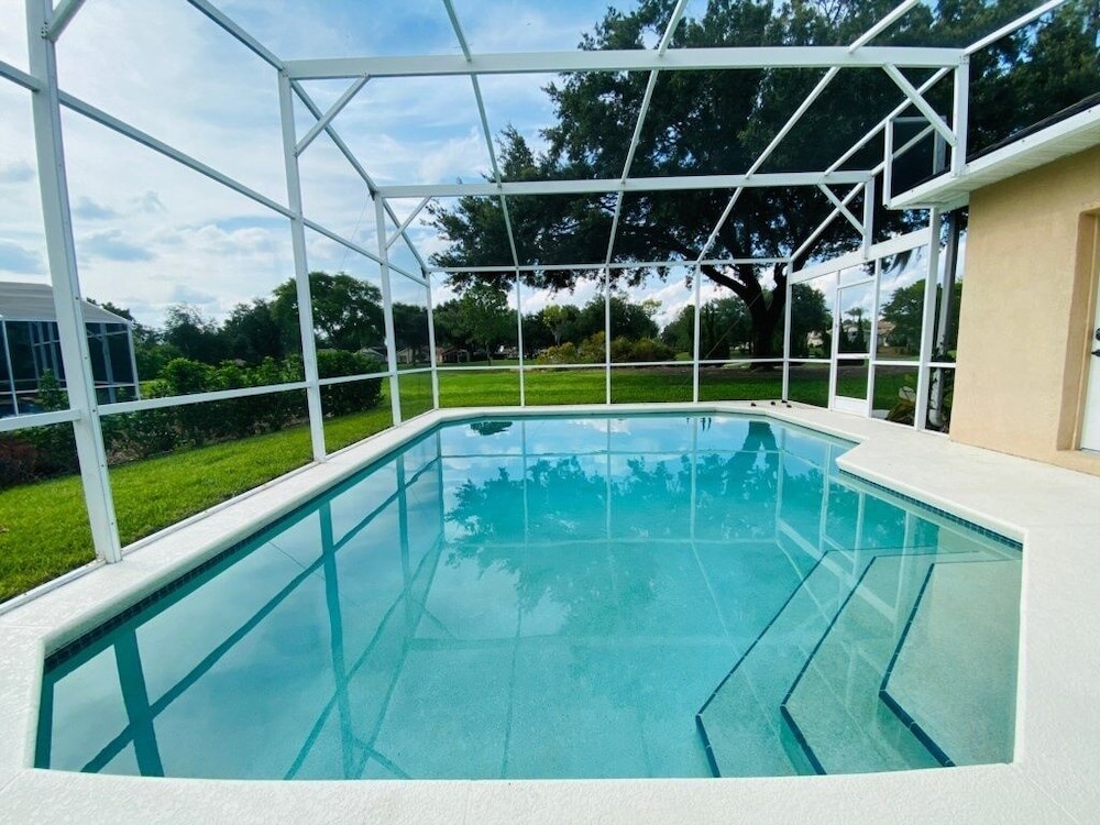 Southern Dunes Golf Views! 5 Bedroom Home by RedAwning