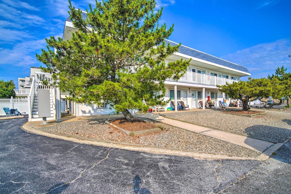 Beautiful Brigantine Condo - Walk to Beach! view 3