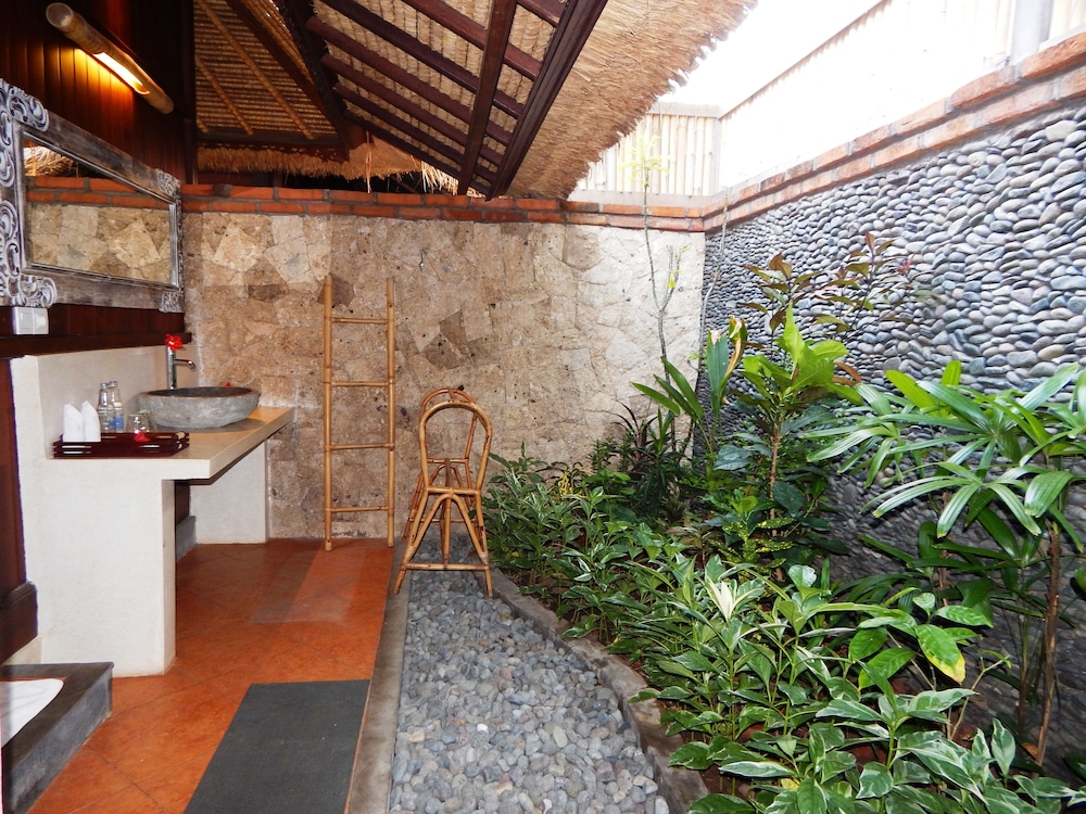 Kinaara Resort & Spa