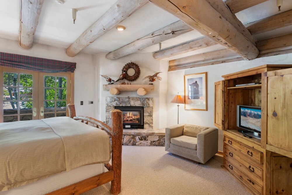 Pine Inn at Trail's End Lodge - Three Bedroom Residence with Spa #3 3 Condo