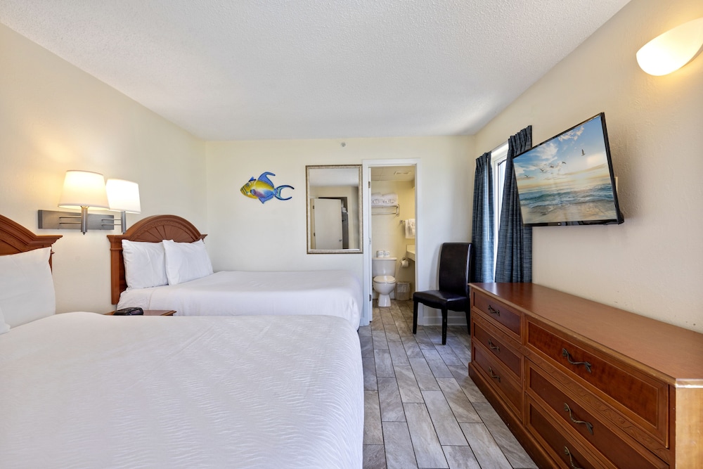 Boardwalk Resort by Hosteeva