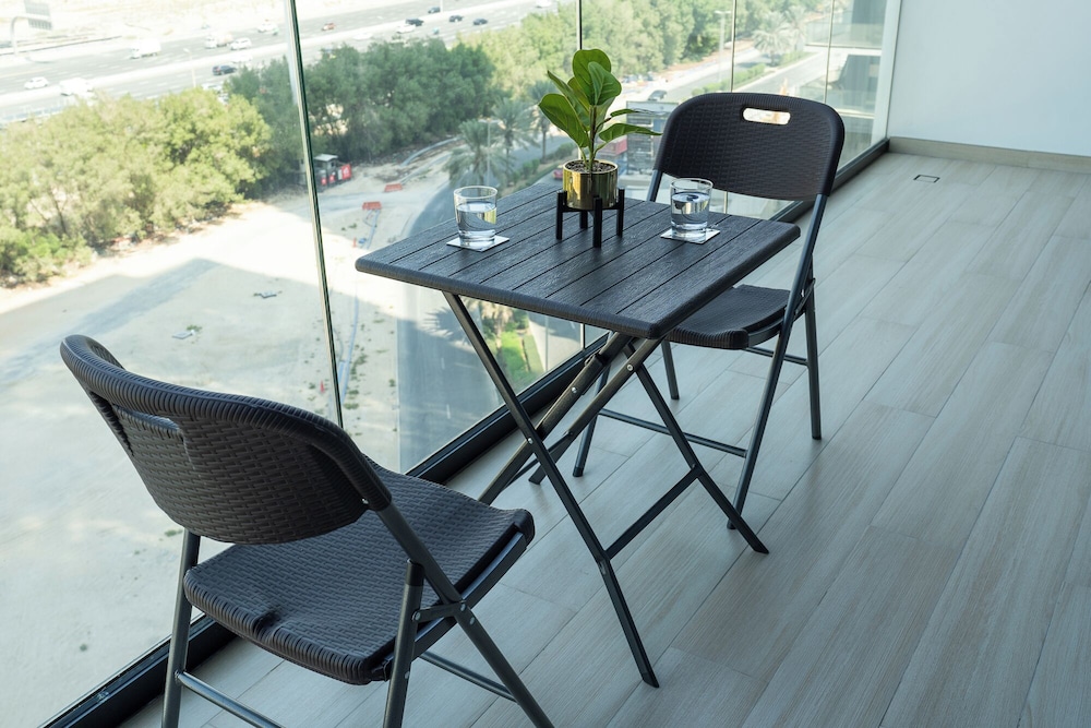 Vogue | Binghatti Corner JVC-7mins Sky Dubai 3 mins Cirle Mall Brand New
