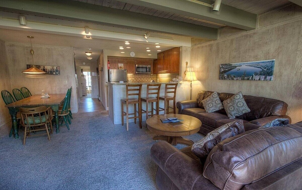 Lake Tahoe Vacations - Hawks View 3 Bedroom Home by RedAwning - Property Image 17