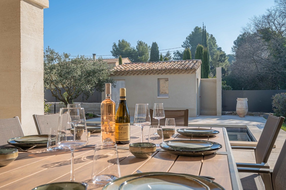 Villa Lou Panta Elegance and Comfort in the Heart of Saint-r My-de-provence