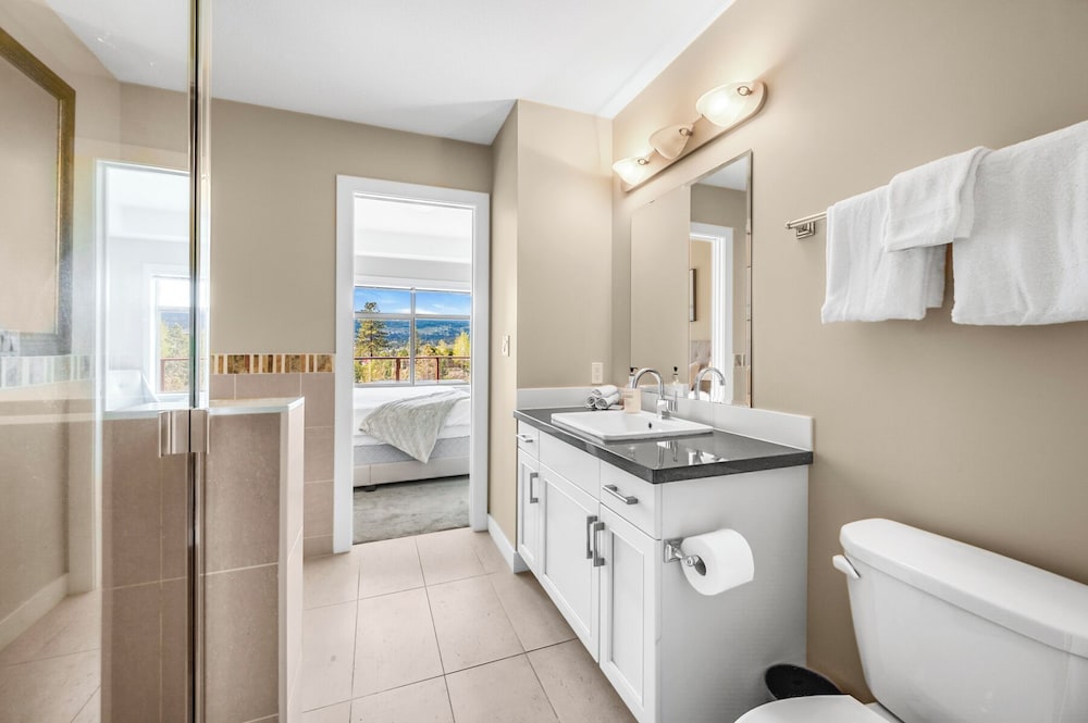 Top Floor Condo at Amenity Rich Resort