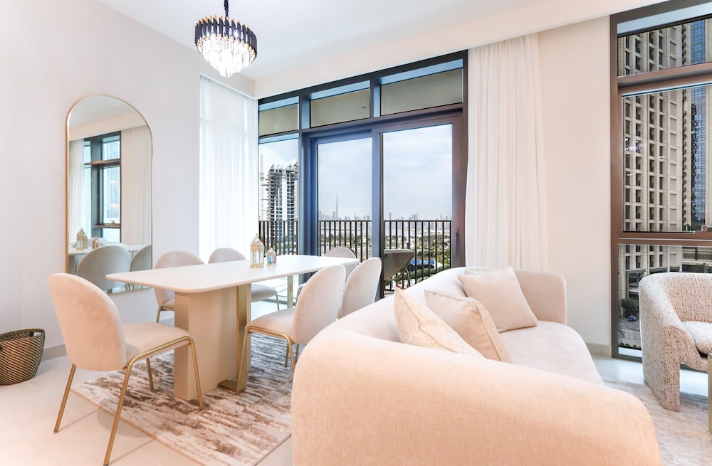 Elite LUX Holiday Homes - Dubai Creek Oasis 2BR Luxe w Burj View