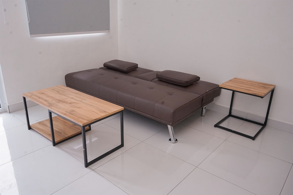 Comfort Studio Loft Apartment At Kingland Avenue
