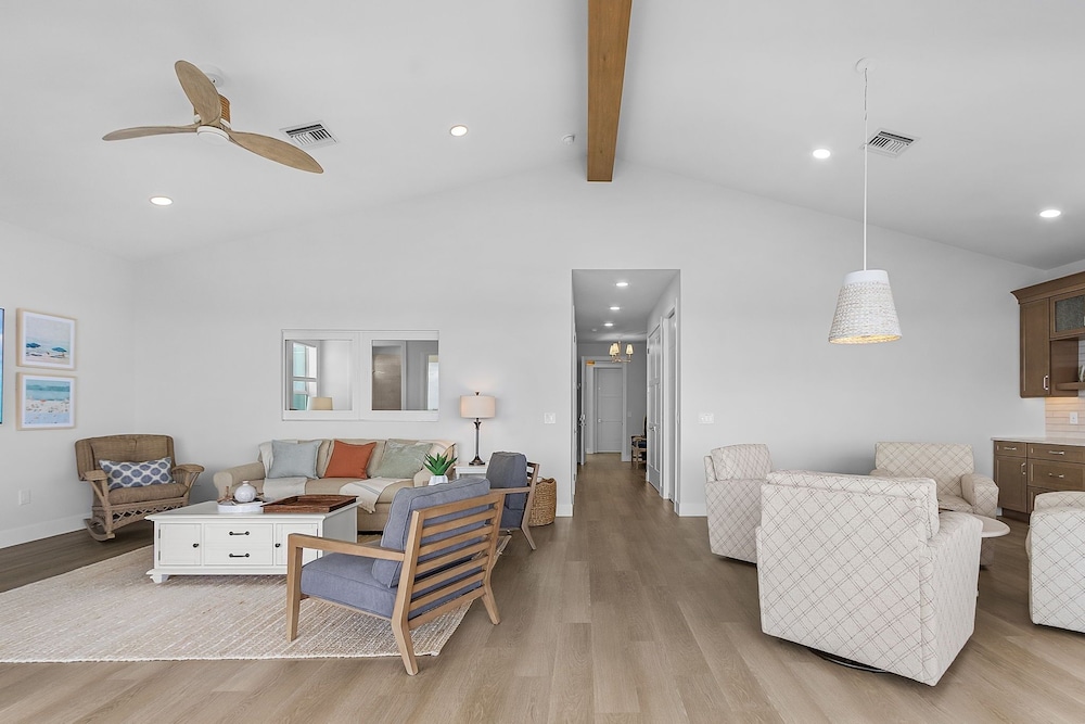 319 Bay & Beach Blessings: Pool Home W/ Water Views! 4 Bedroom Home