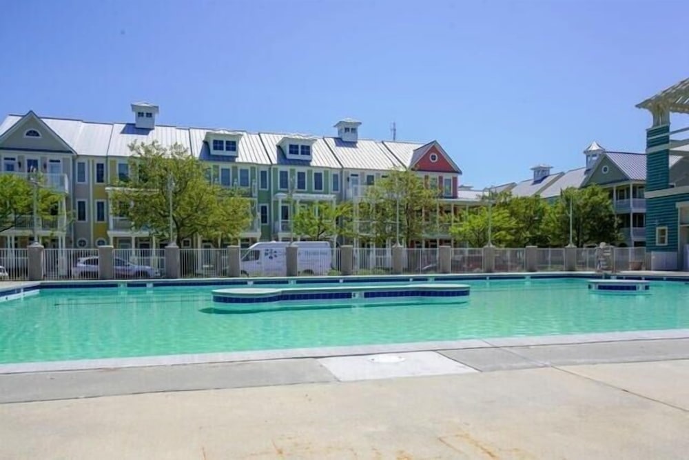 Sunset Island - 39 Fountain Drive West 3f 3 Bedroom Condo