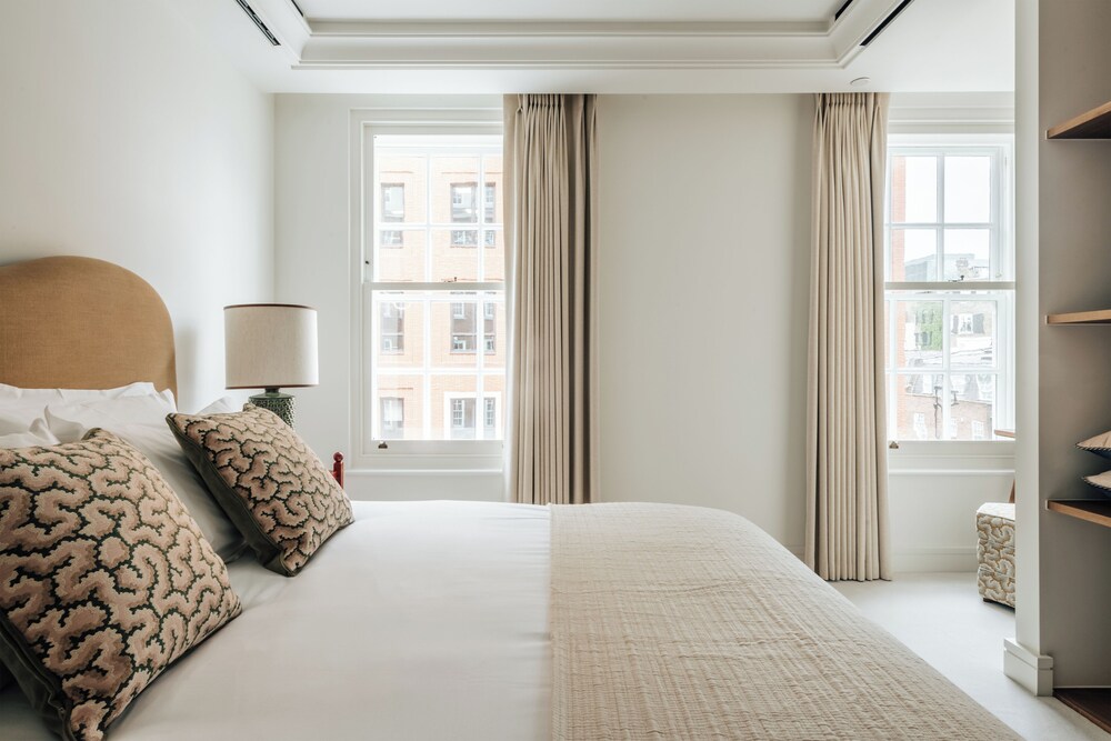 Claridge House by SLO