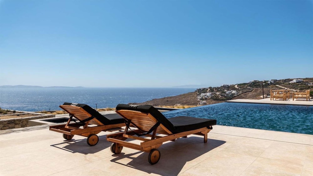 Ria Mar Villas & Suites by Live&Travel