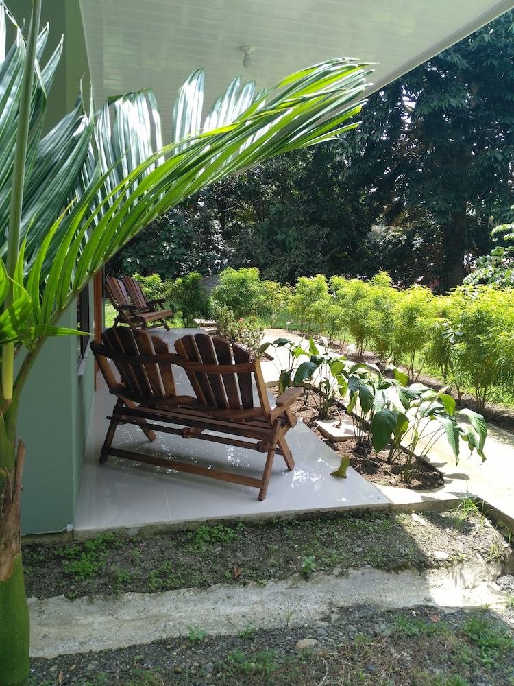 Manuel Antonio Hostel Resort