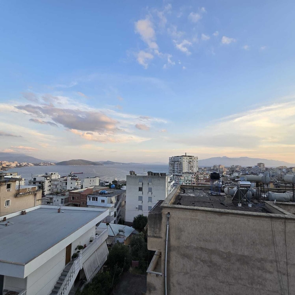 Lazy Roo Hostel Saranda