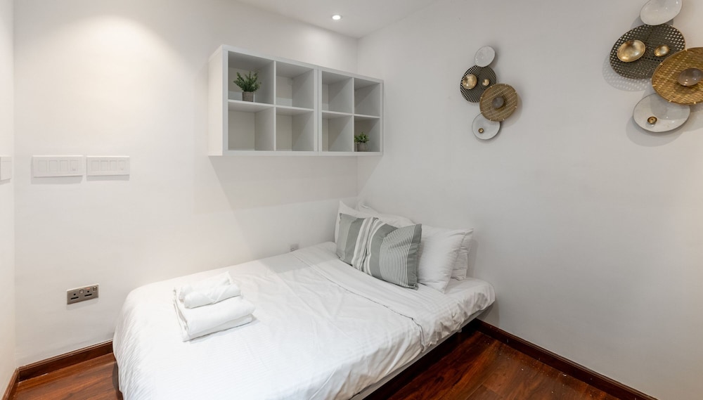 Exquisite 2BR w Exclusive Beach Access at the Palm