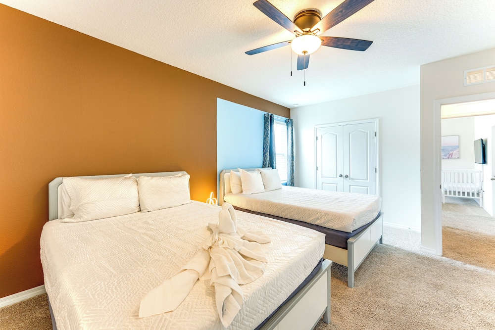 10 Mi to Disney World: Oasis w/ Resort Amenities!