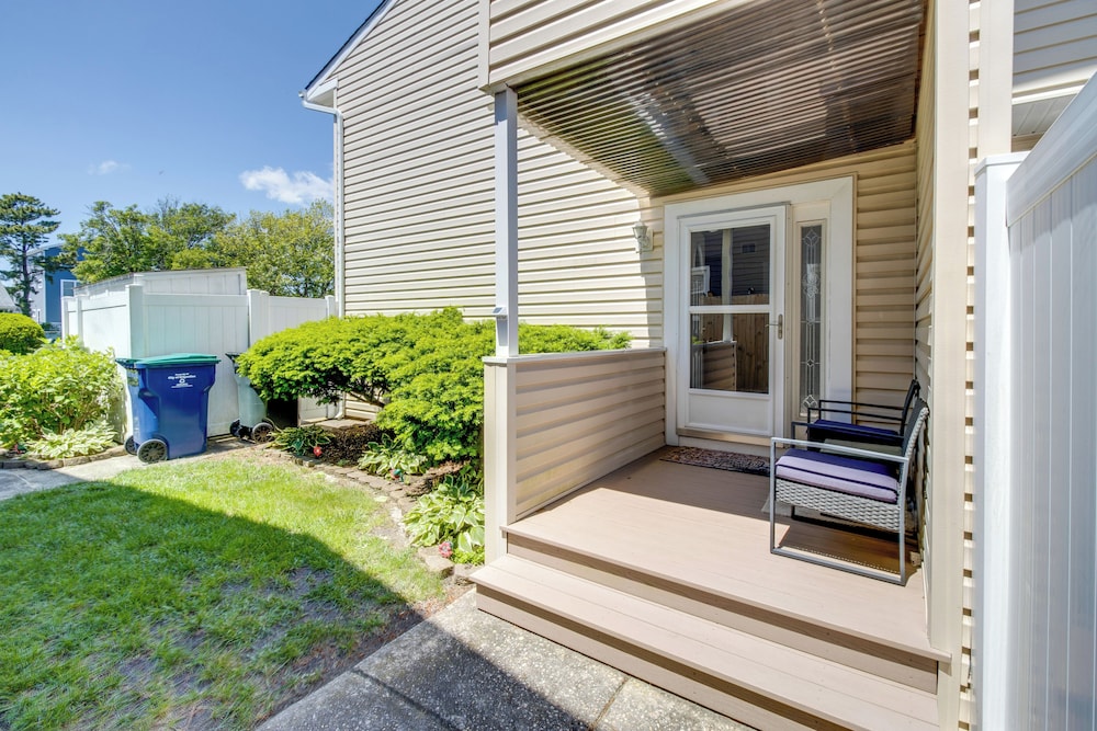Walk to Brigantine Beach: Condo w/ Furnished Patio