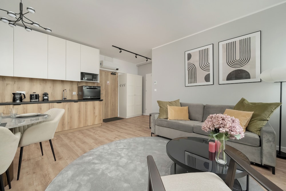 Air Conditioned Apartment by Renters
