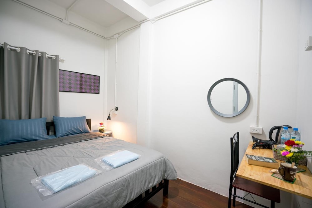 D Hub Hostel
