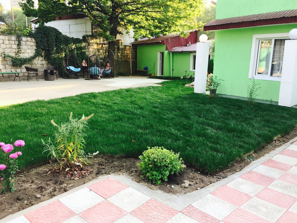 Photo 12