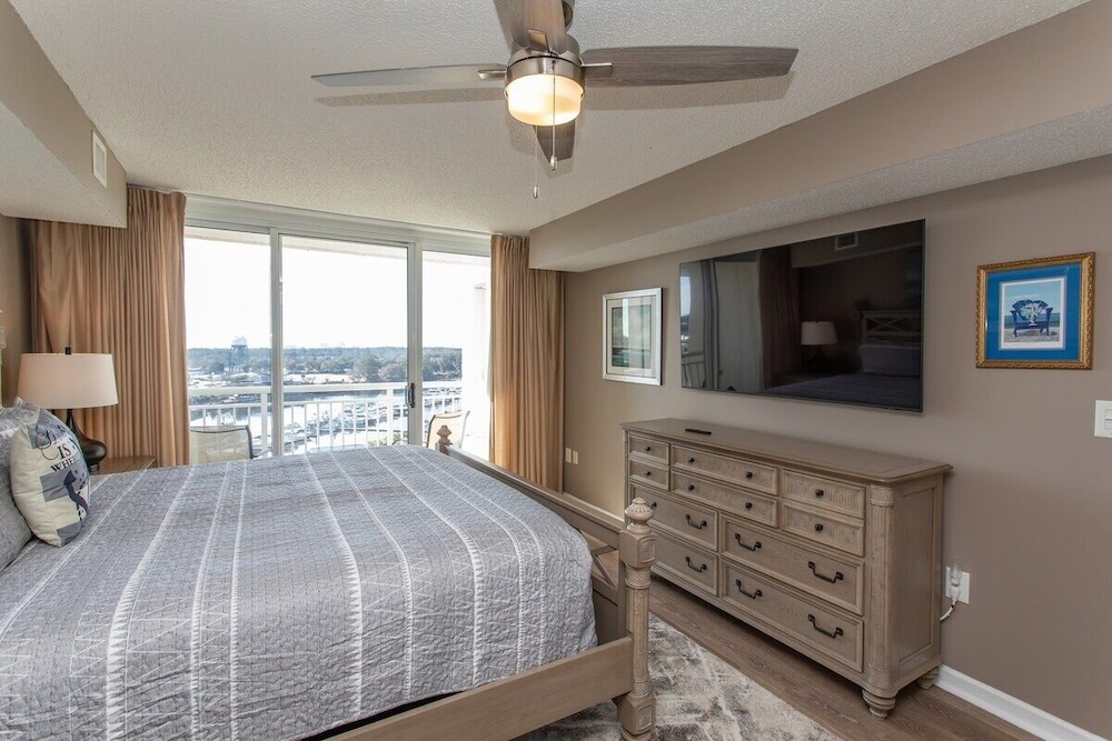 Yacht Club 1-1103 3 Bedroom Condo